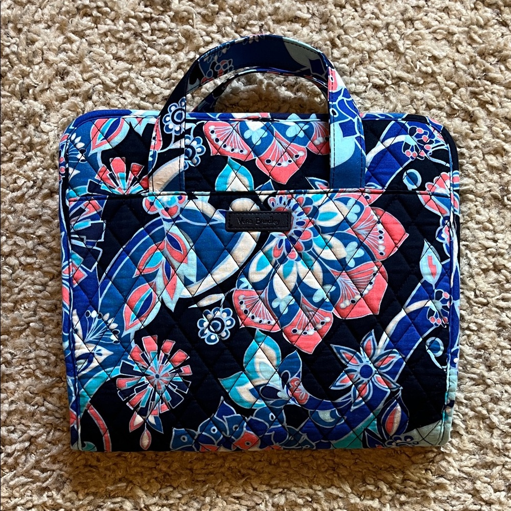 Vera Bradley Iconic Hanging Travel Organizer in Lotus Flower Swirl
